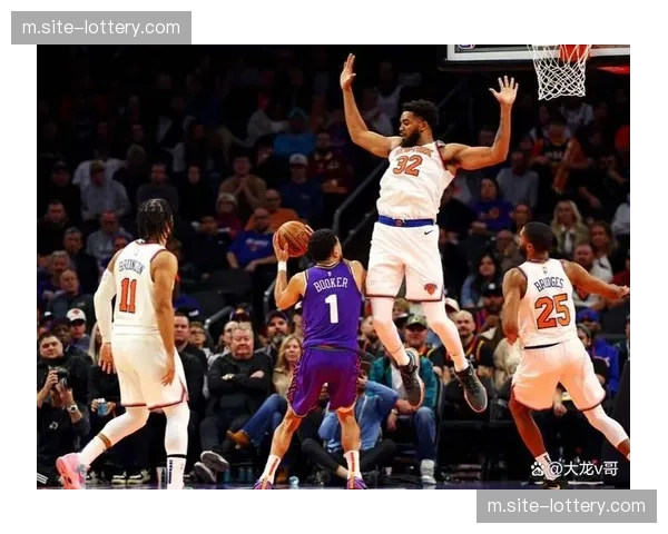 尼克斯终结马刺11连胜神话 布里奇斯25分5抢断展现全能防守 尼克斯终结马刺11连胜神话 布里奇斯25分5抢断展现全能防守